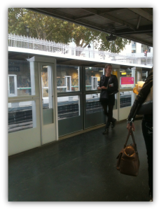IMG_4131_drop-shadow_BASTILLE-metro-Paris